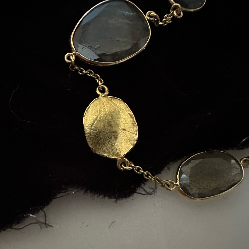Barbara Heinrich new 18kt gold and labradorite necklace - Picture 2 of 11